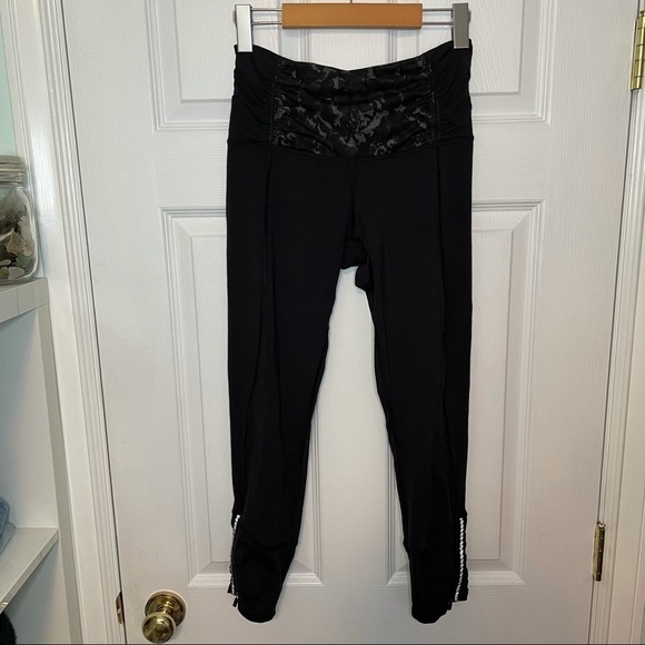LULULEMON Runday Crop Black / Beautiful Baroque Black Leggings 4 - Picture 3 of 8